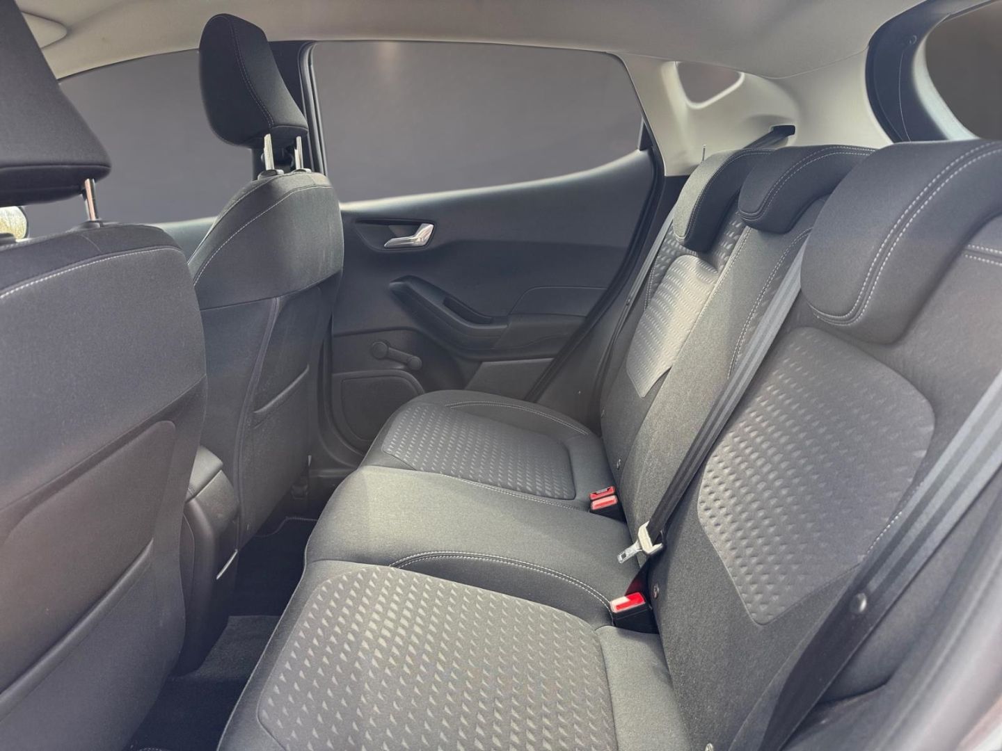 Fahrzeugabbildung Ford Fiesta Titanium SHZ Spurhalteass. Notbremsass. T