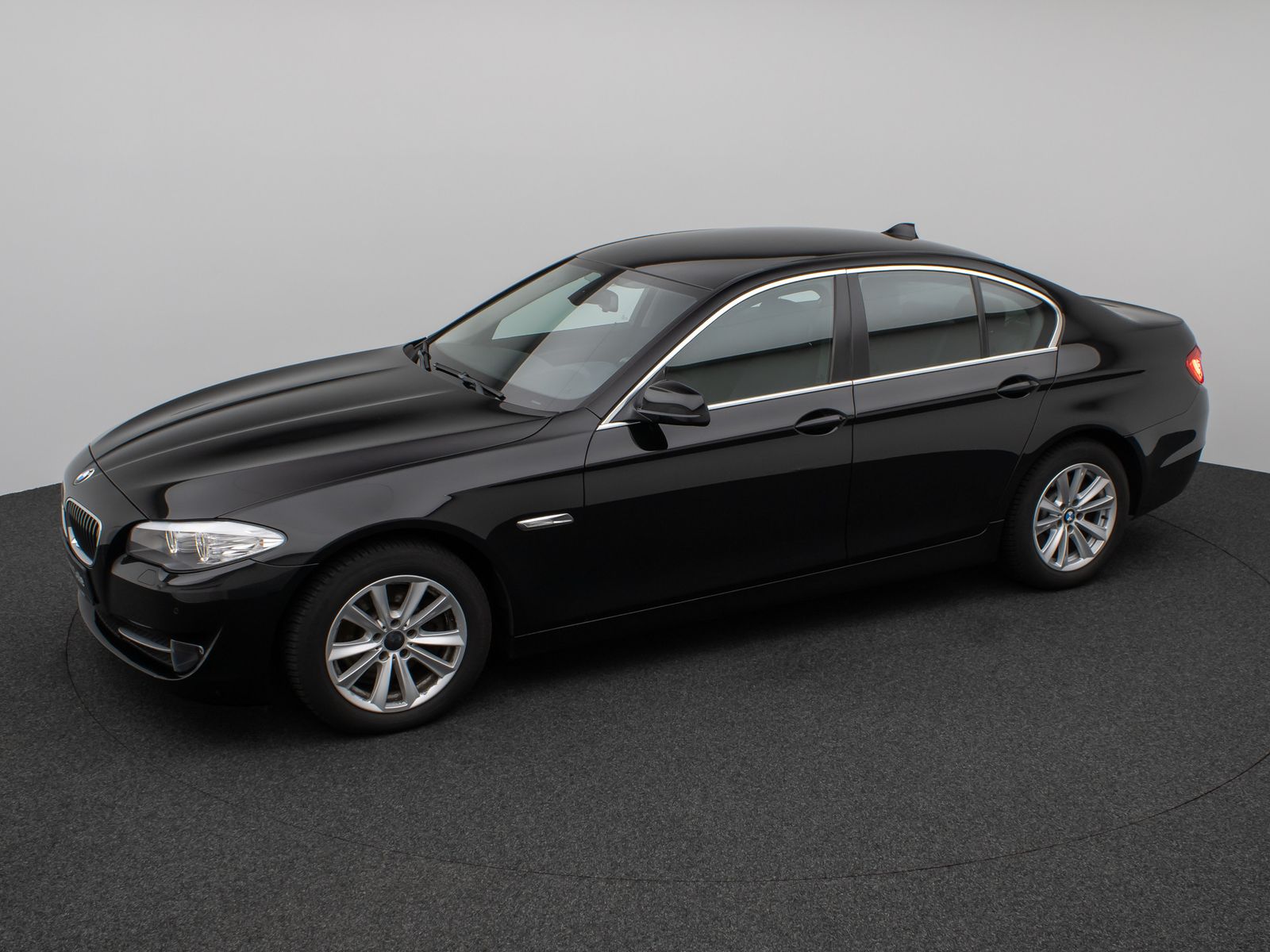 Fahrzeugabbildung BMW 520d Lim. Sitzhzg Navigation PDC Klima Bluetooth