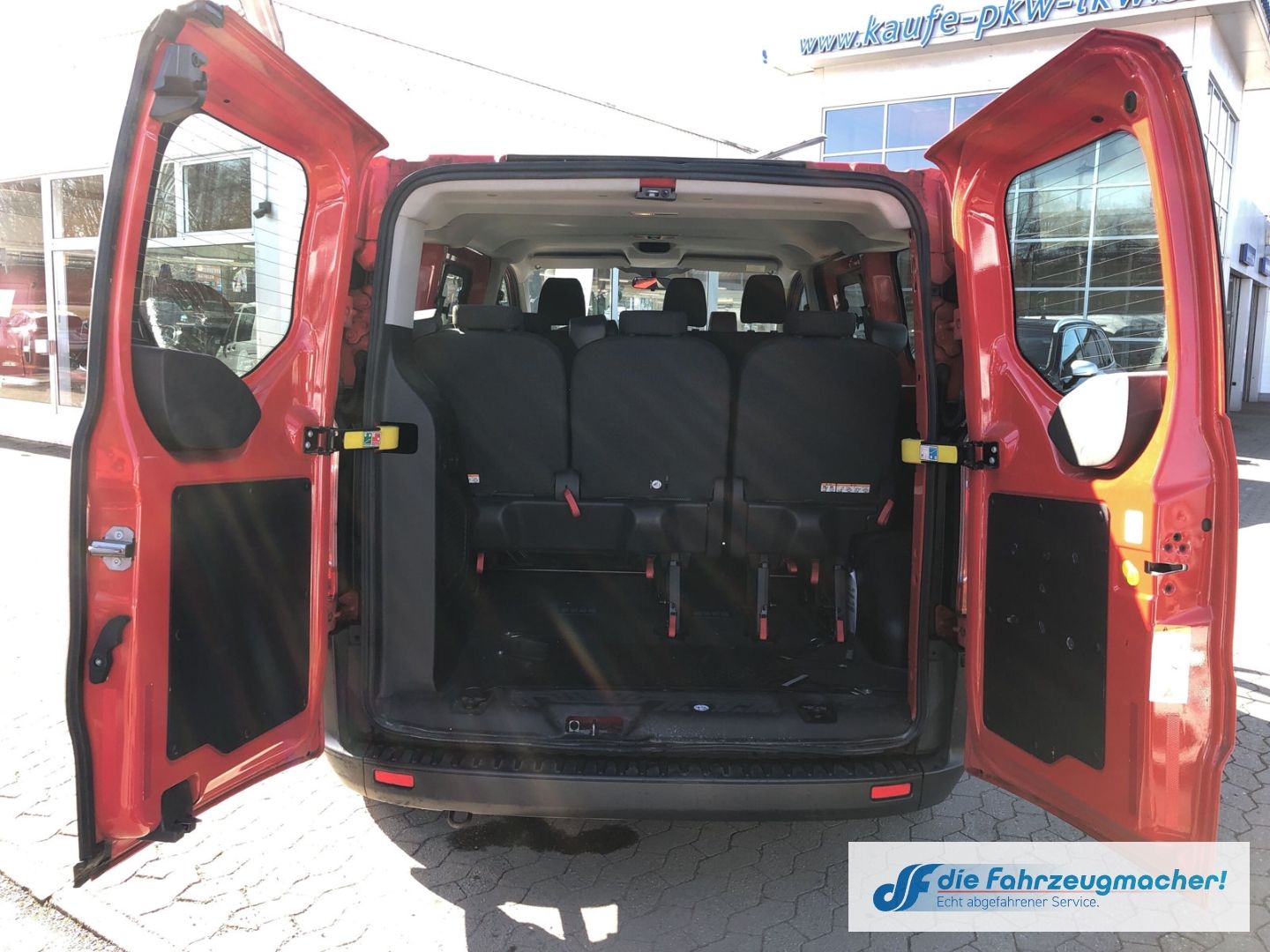 Fahrzeugabbildung Ford Transit Custom Kombi 300 L1 2.2 TDCi *2291
