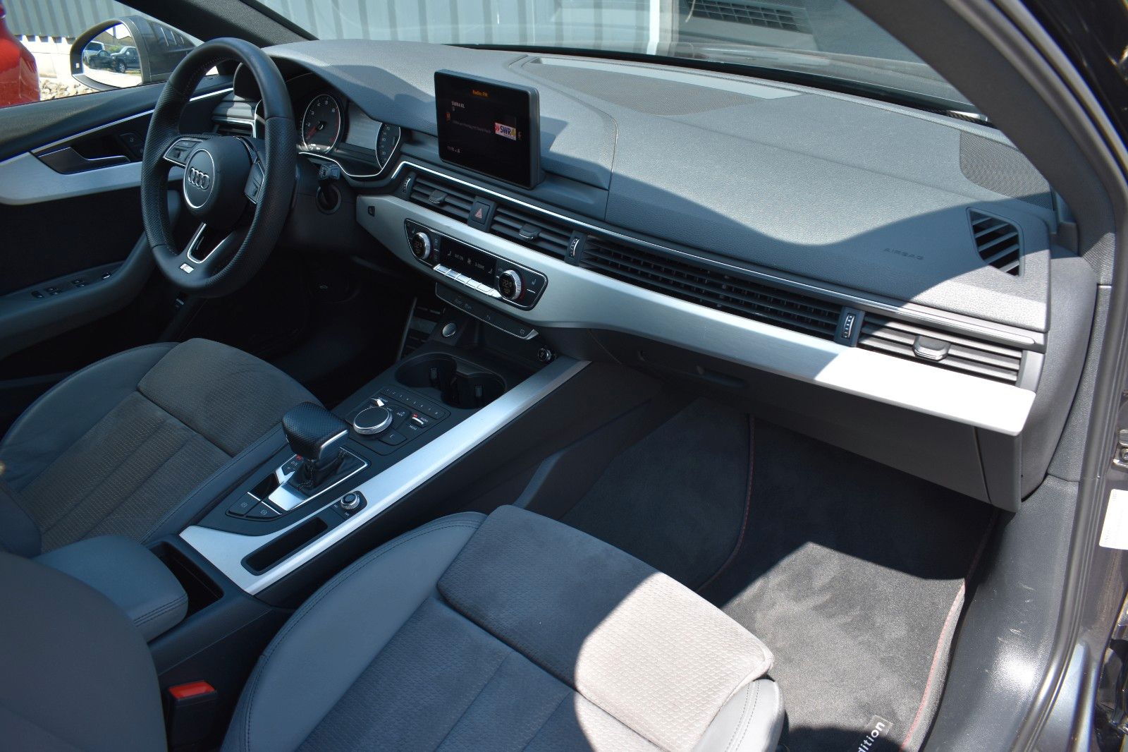 Fahrzeugabbildung Audi A4 Avant 35 TFSI sport S-line Service neu