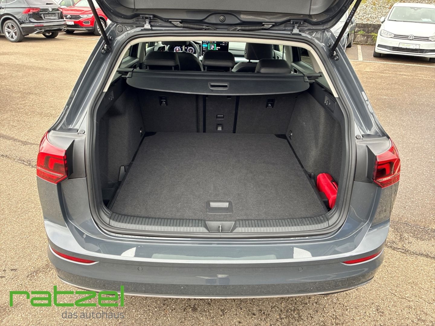 Fahrzeugabbildung Volkswagen Golf Variant 1.5 TSI Goal Navi vorb.Digitales Co