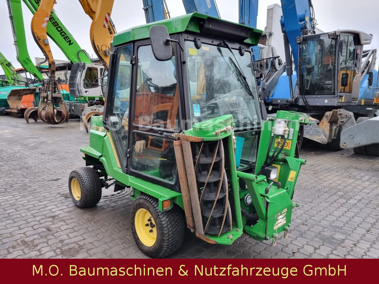 Fahrzeugabbildung John Deere Roberine 1203