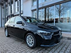 MERCEDES-BENZ B 180/ LENKRADHEIZUNG/ LED/ NAVI/ SPURASSISTENT MERCEDES-BENZ B 180/ LENKRADHEIZUNG/ LED/ NAVI/ SPURASSISTENT