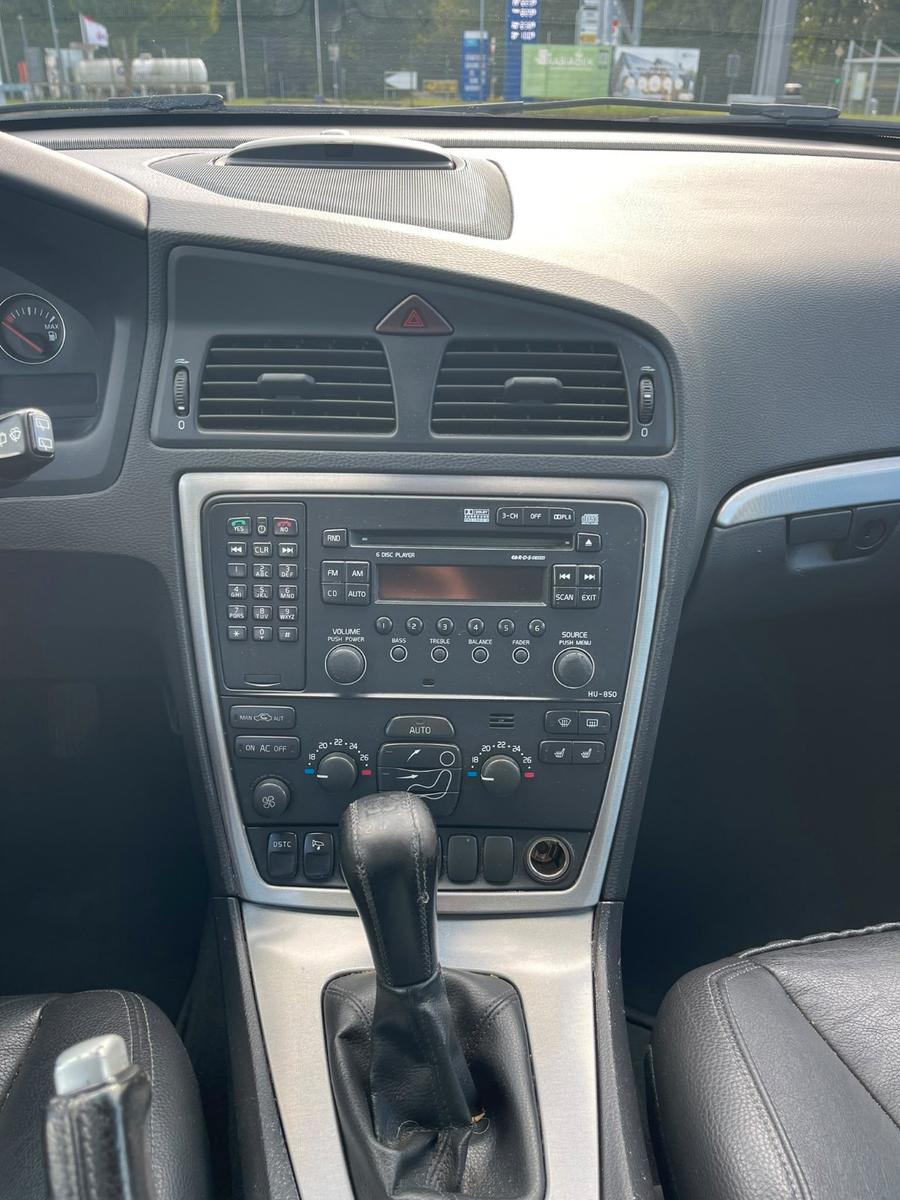 Volvo V70 2005 — photo 17