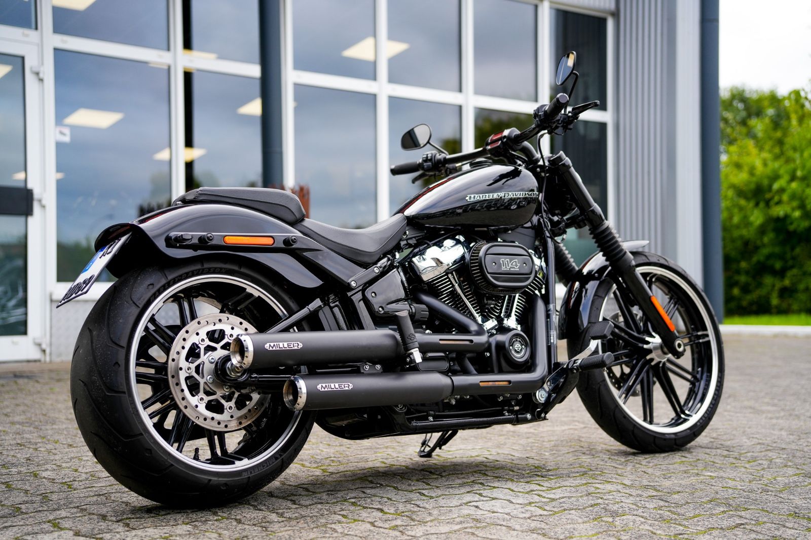 Fahrzeugabbildung Harley-Davidson FXBRS Breakout 114 cui - Miller - Black Black