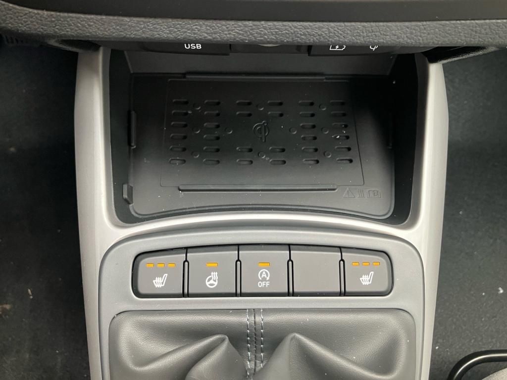 Fahrzeugabbildung Hyundai i10 1.2 Benzin M/T Prime KlimaA Navi KAM PDC