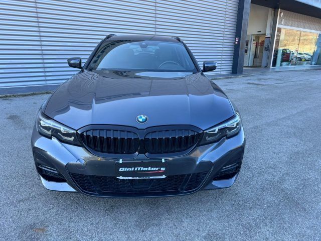 BMW 320 d xDrive Touring Msport 4x4 Virtual Cock imagem 2