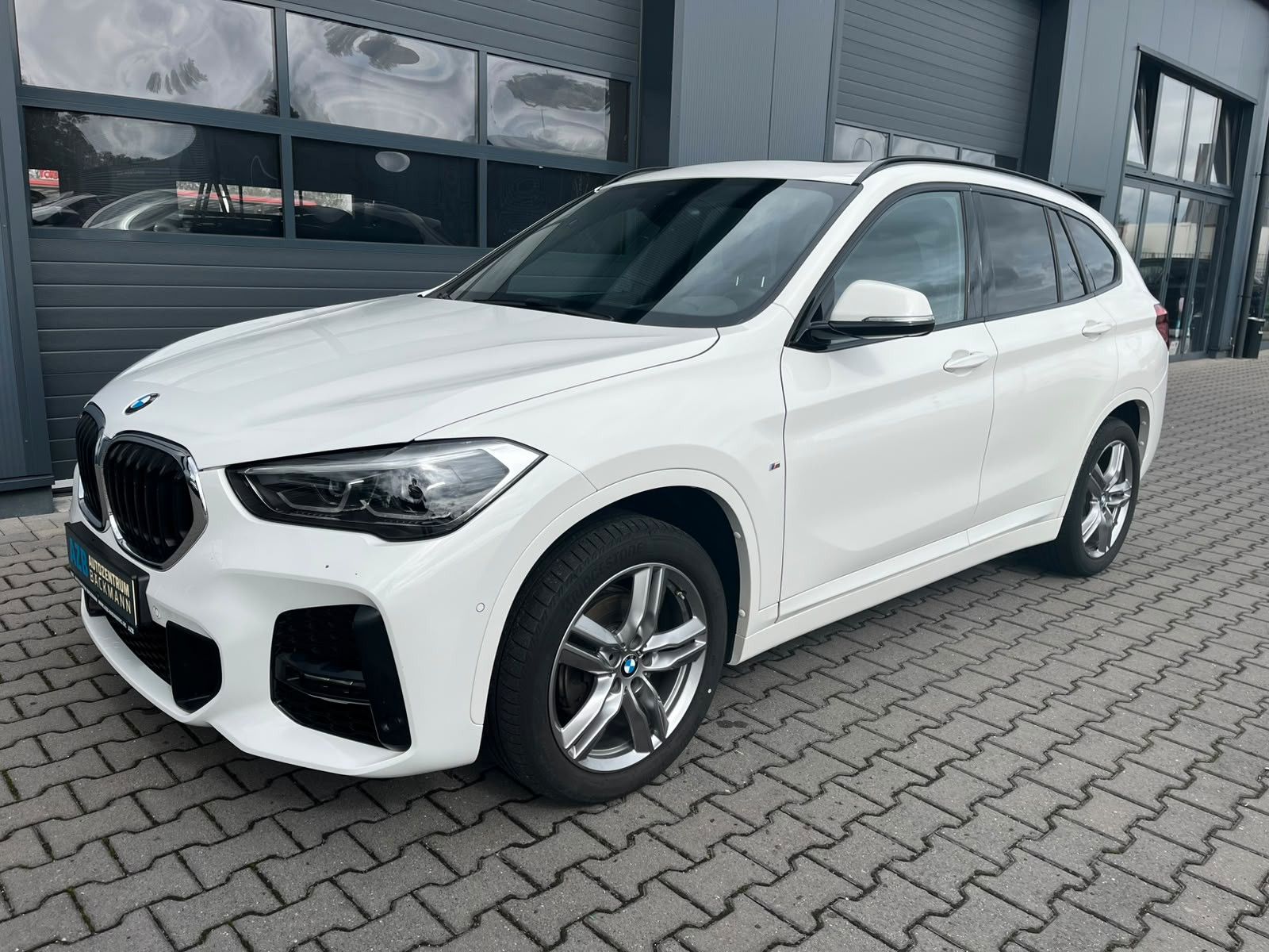 BMW X1 sDrive 18 i M SPORT AHK LED HUD KAMERA NAVI