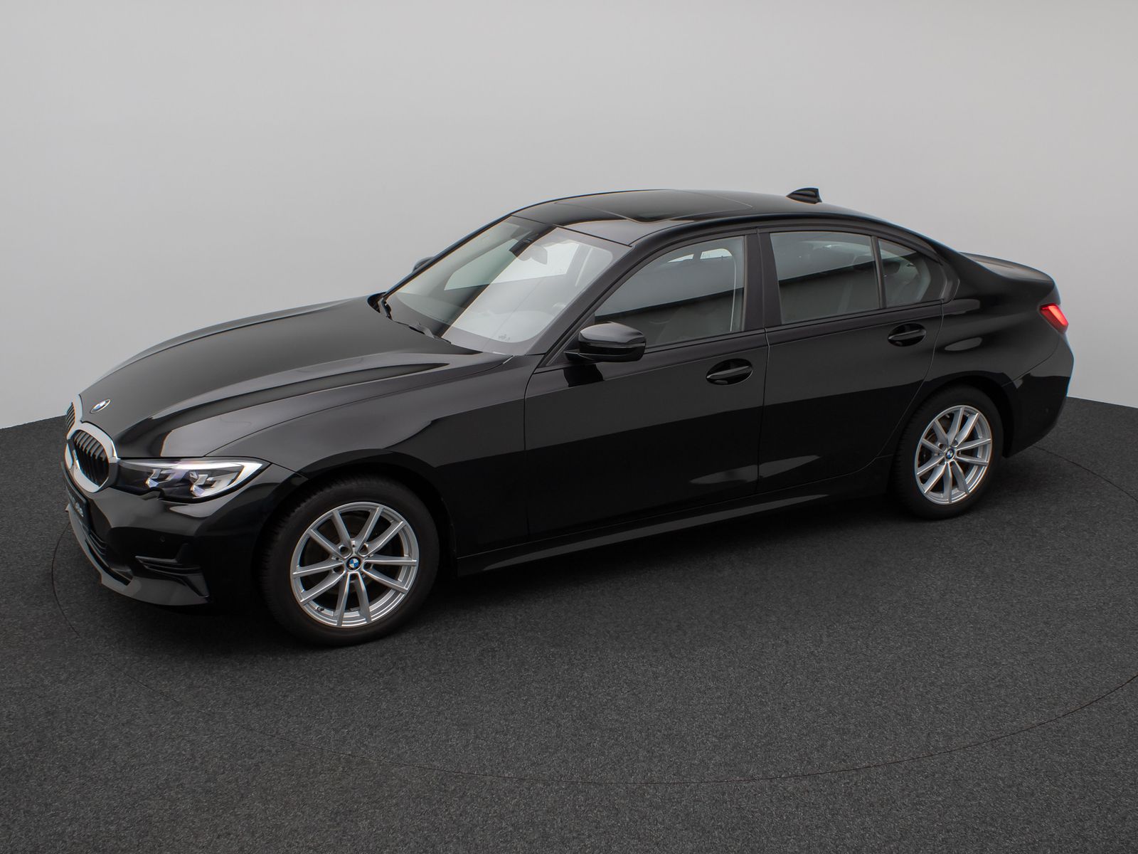 Fahrzeugabbildung BMW 320d xD  Glasdach Kamera DAB Geschwindigkeitsreg