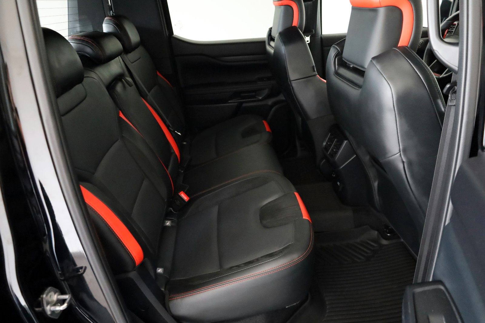 Fahrzeugabbildung Ford Raptor e-4WD,Techno73,Rollo el., Garantie 11.29