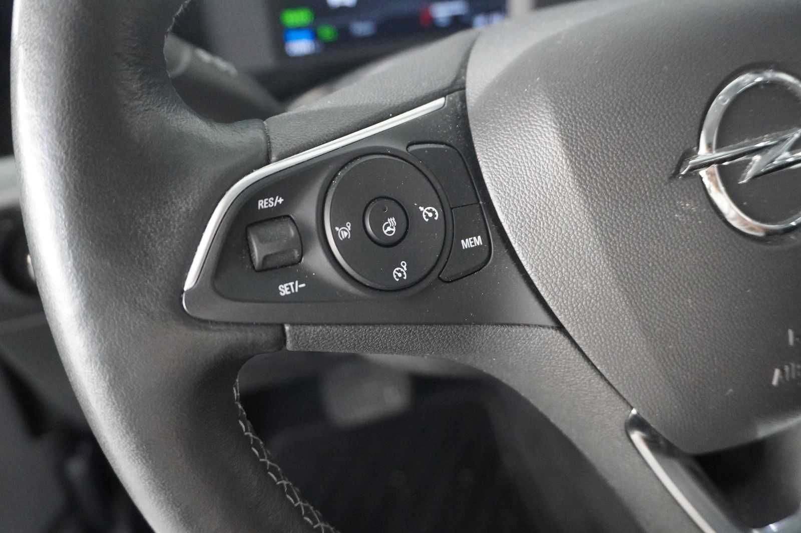 Fahrzeugabbildung Opel Mokka-e ELEGANCE 3-PHASIG NAVI/LED/KAMERA/DAB+
