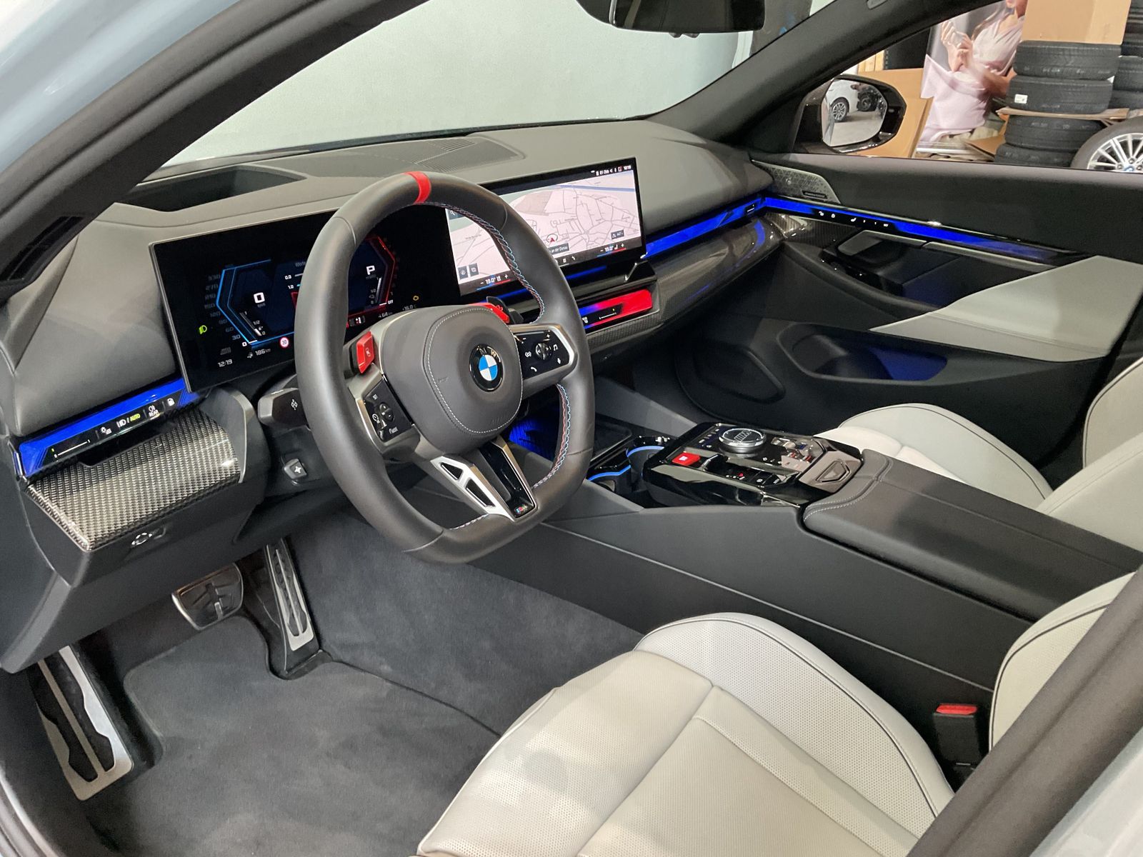 Fahrzeugeinzelansicht 10 Fahrzeugabbildung BMW M5 Limousine |Sitzbelüftung |Bowers & Wilkins |A