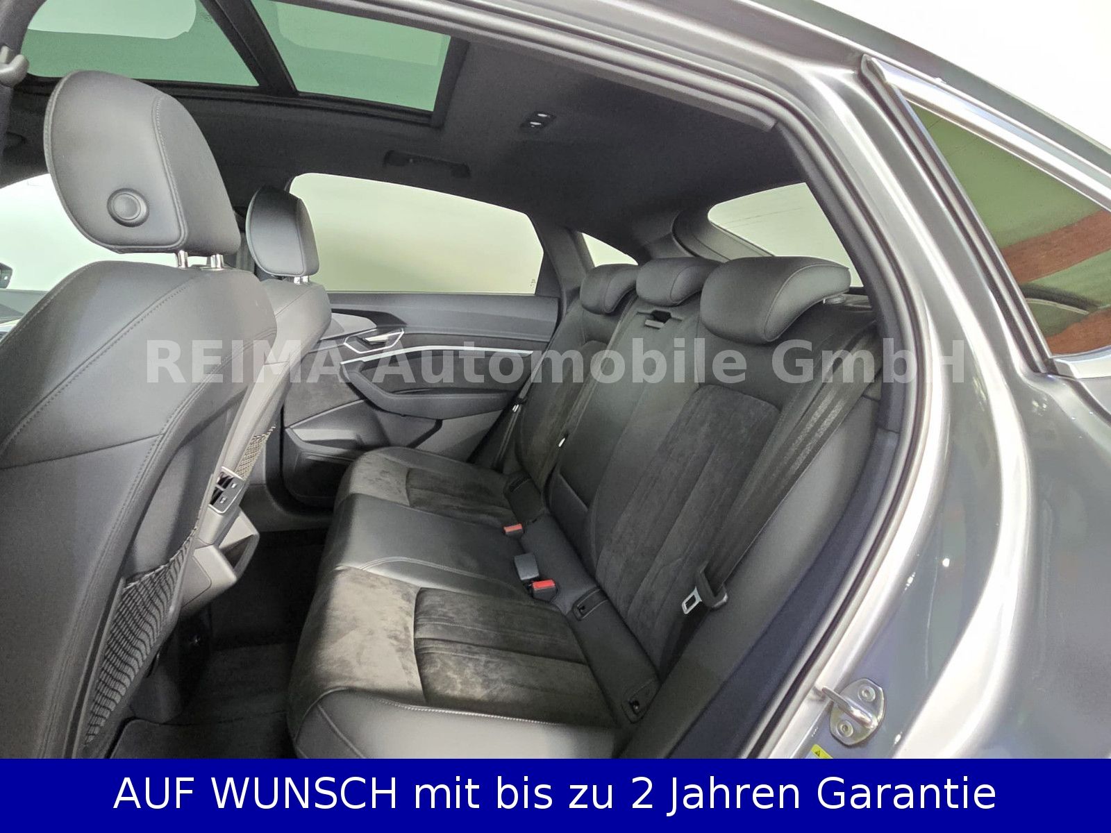 Fahrzeugabbildung Audi e-tron Sportback 55 quattro, Matrix, ACC