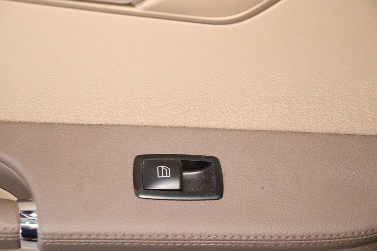 Fahrzeugabbildung Mercedes-Benz R 350 CDI 4MATIC lang * DIS * Pano * 7-Sitze