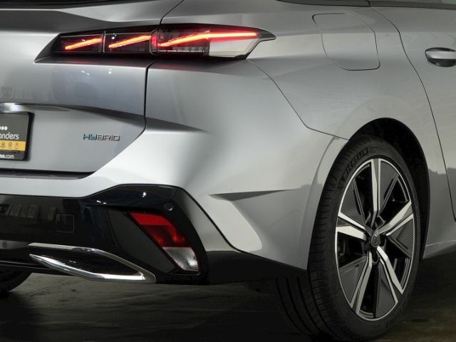 308 SW GT PHEV 180 AT+NAVI+RÜCKFAHRKAMERA+MASSAG