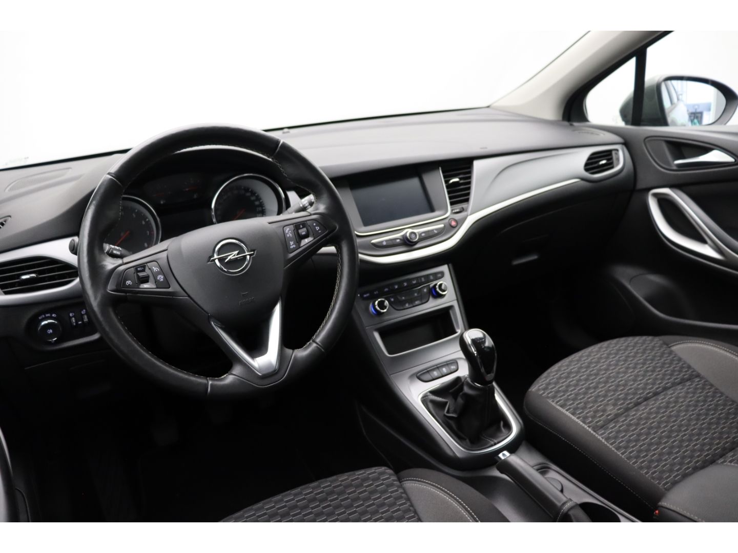 Fahrzeugabbildung Opel Astra K 120 Jahre Start Stop Navigation Kamera