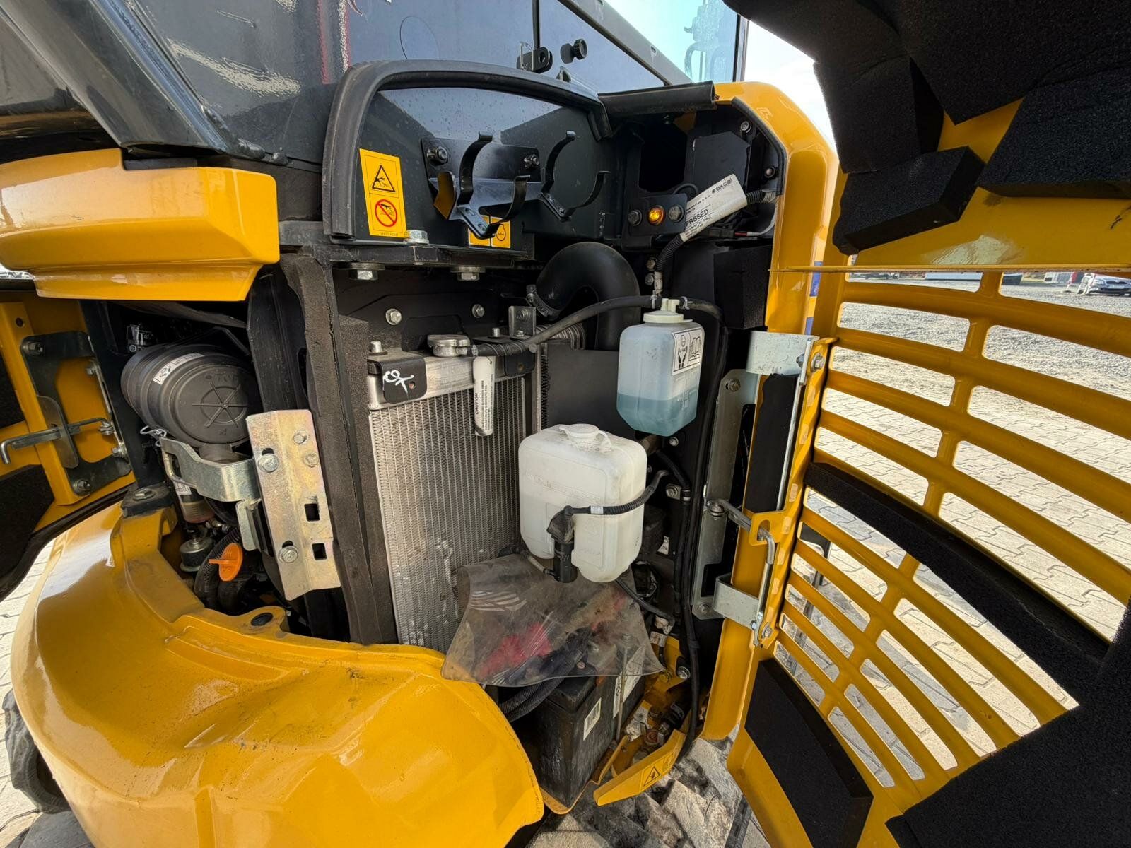 Fahrzeugabbildung Komatsu PC 24 MR-5 Minibagger (535h)