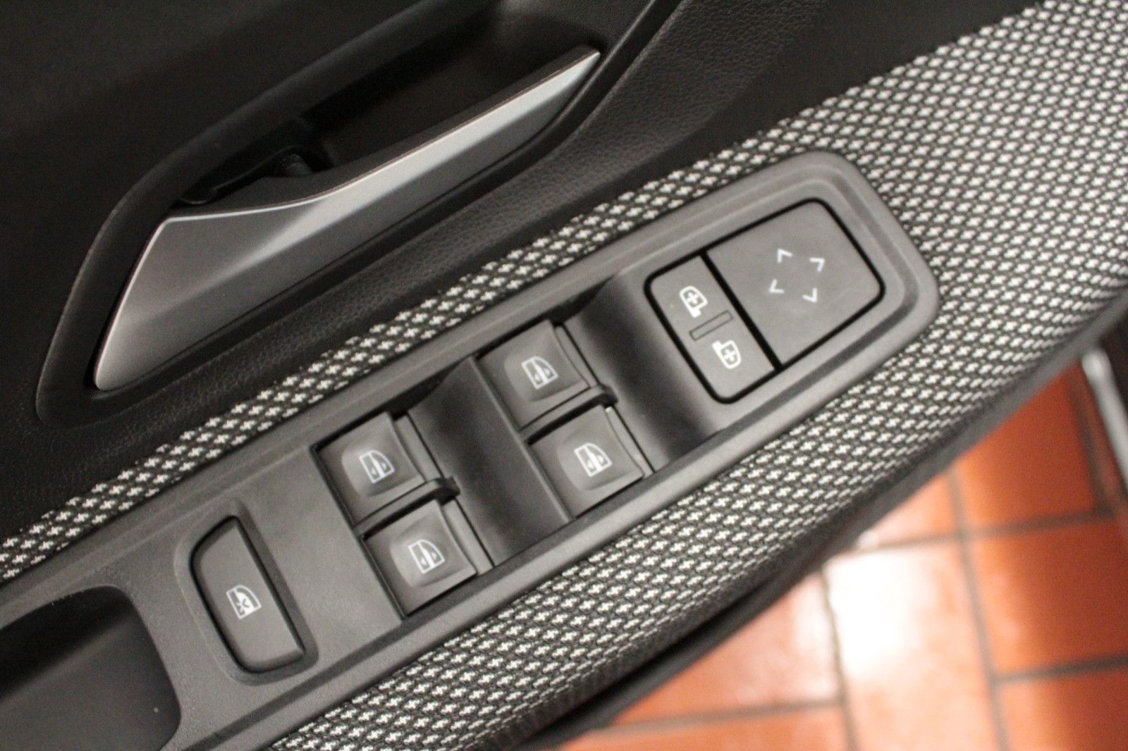 Fahrzeugabbildung Dacia Sandero TCe 90 Expression*Winterpaket*15418*