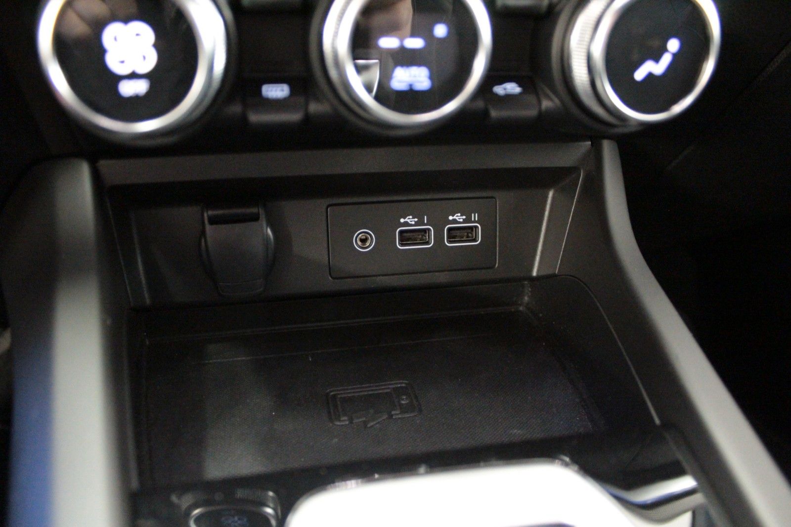 Fahrzeugabbildung Renault Arkana Mild Hybrid 140 EDC Techno*Winterpaket*