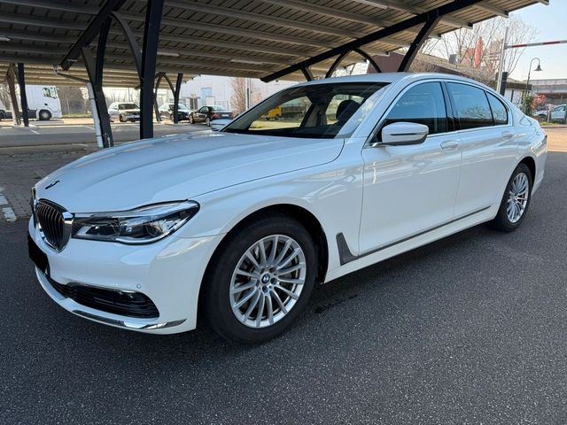 BMW 750 i xDrive SOFT CLOSE HEAD UP 1.Hand