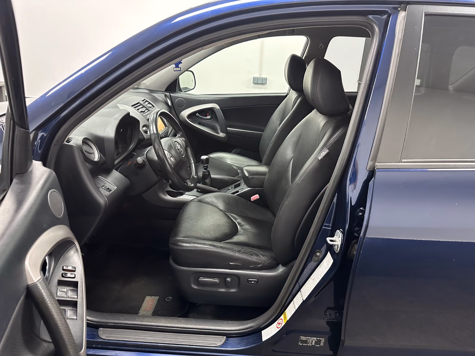 Toyota RAV4 Executive 2.2 D-CAT 177 ch 4x4 • Cuir • GPS • Caméra • Attelage