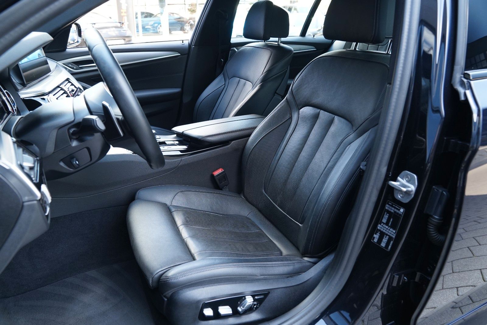 BMW 540 i M Sport Navi Prof-LED-360-Komf Sitz- HiFi foto 15