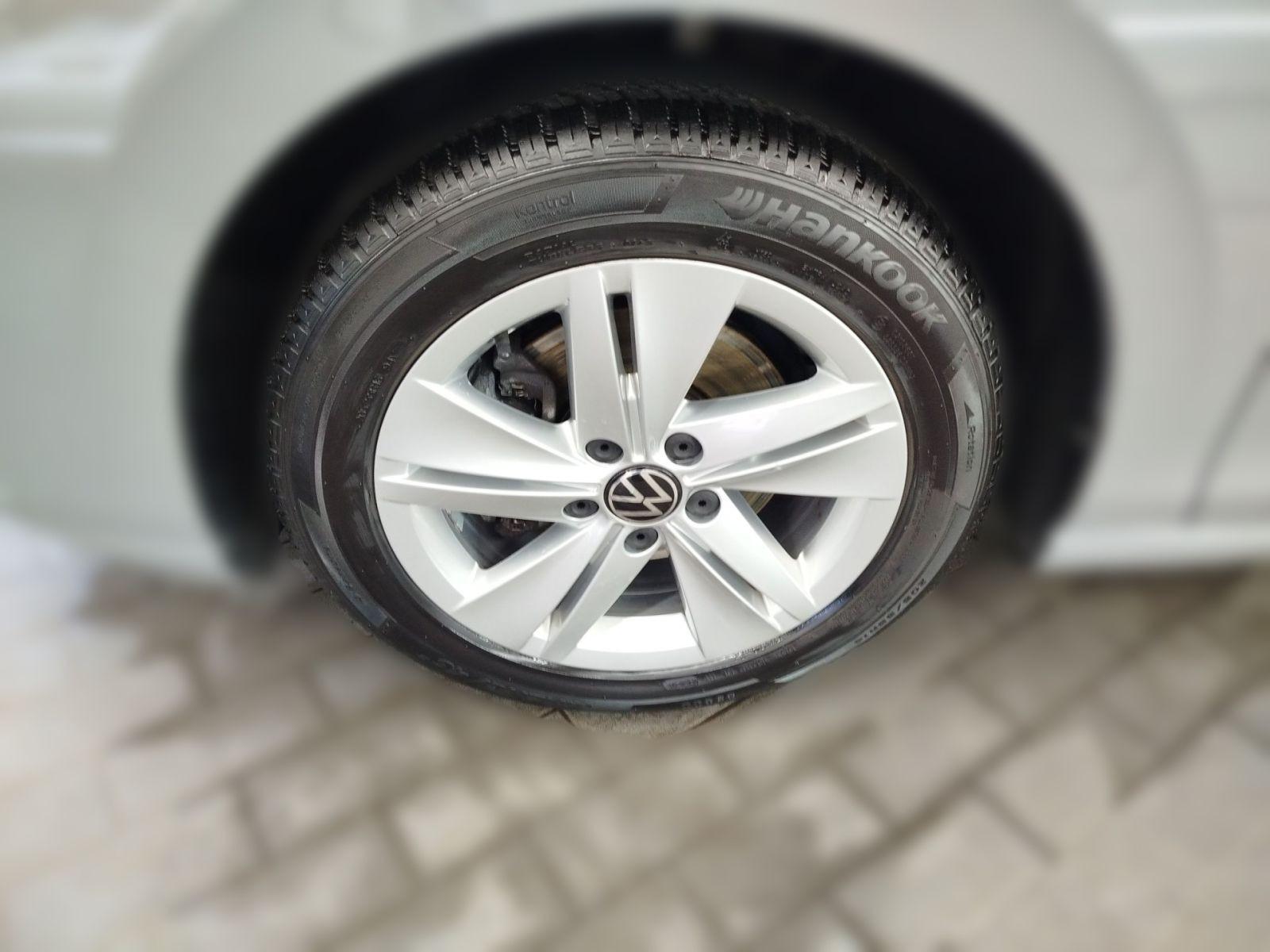 Volkswagen Golf VIII 1.0 TSI FrontAssist LED DAB+