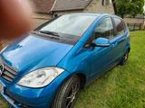 Mercedes-Benz A 150 BlueEFFICIENCY - - Mercedes A 150 mit Schiebedach