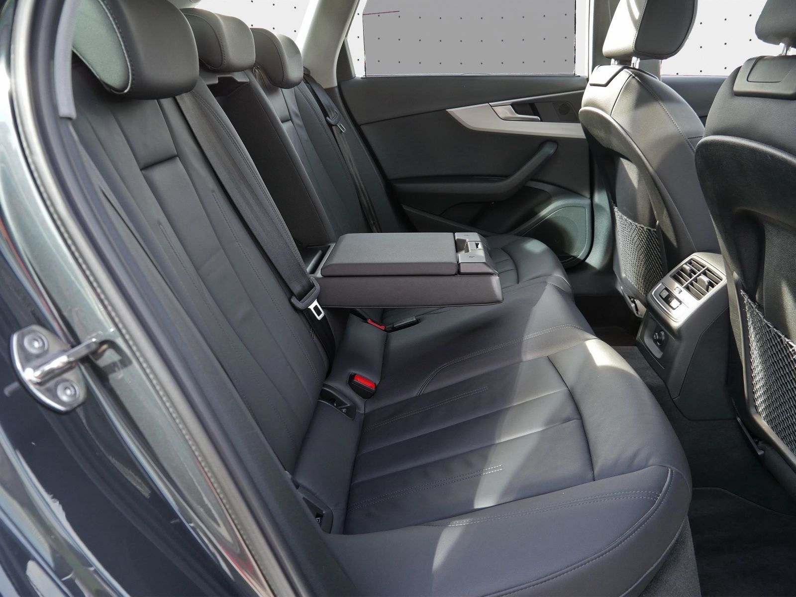 Audi A4 - Bild 16
