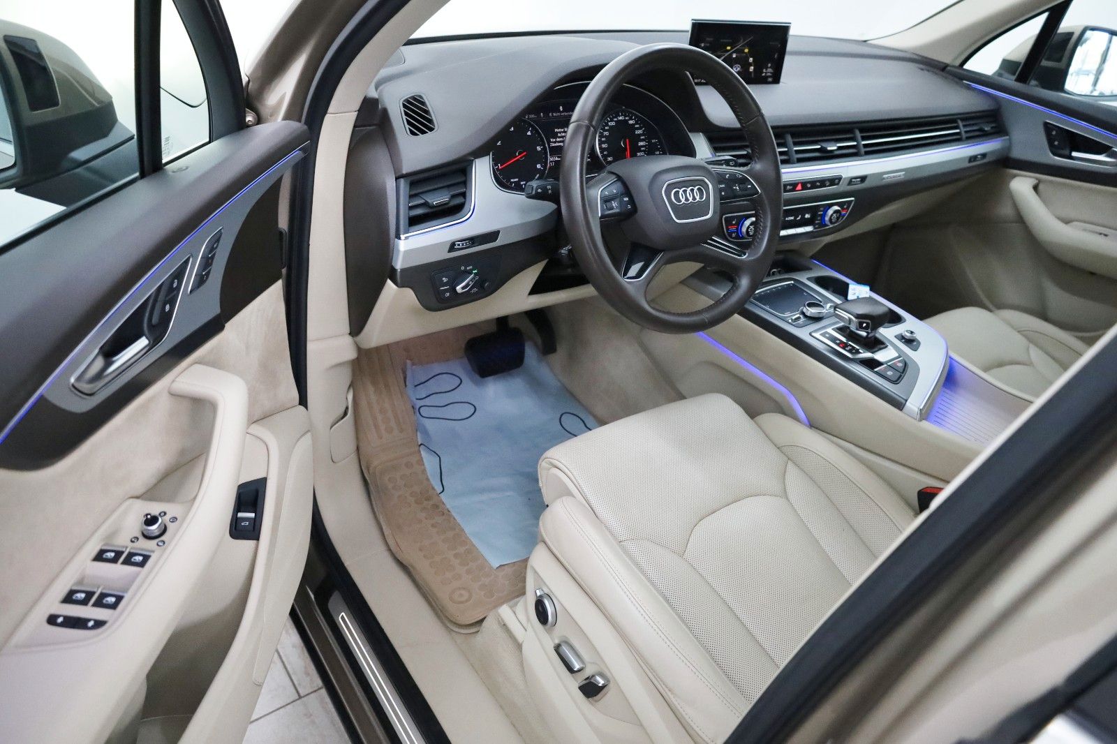 Fahrzeugabbildung Audi Q7 45 TDI quattro ,ACC,Navi,Xenon,Panora,7Sitzer