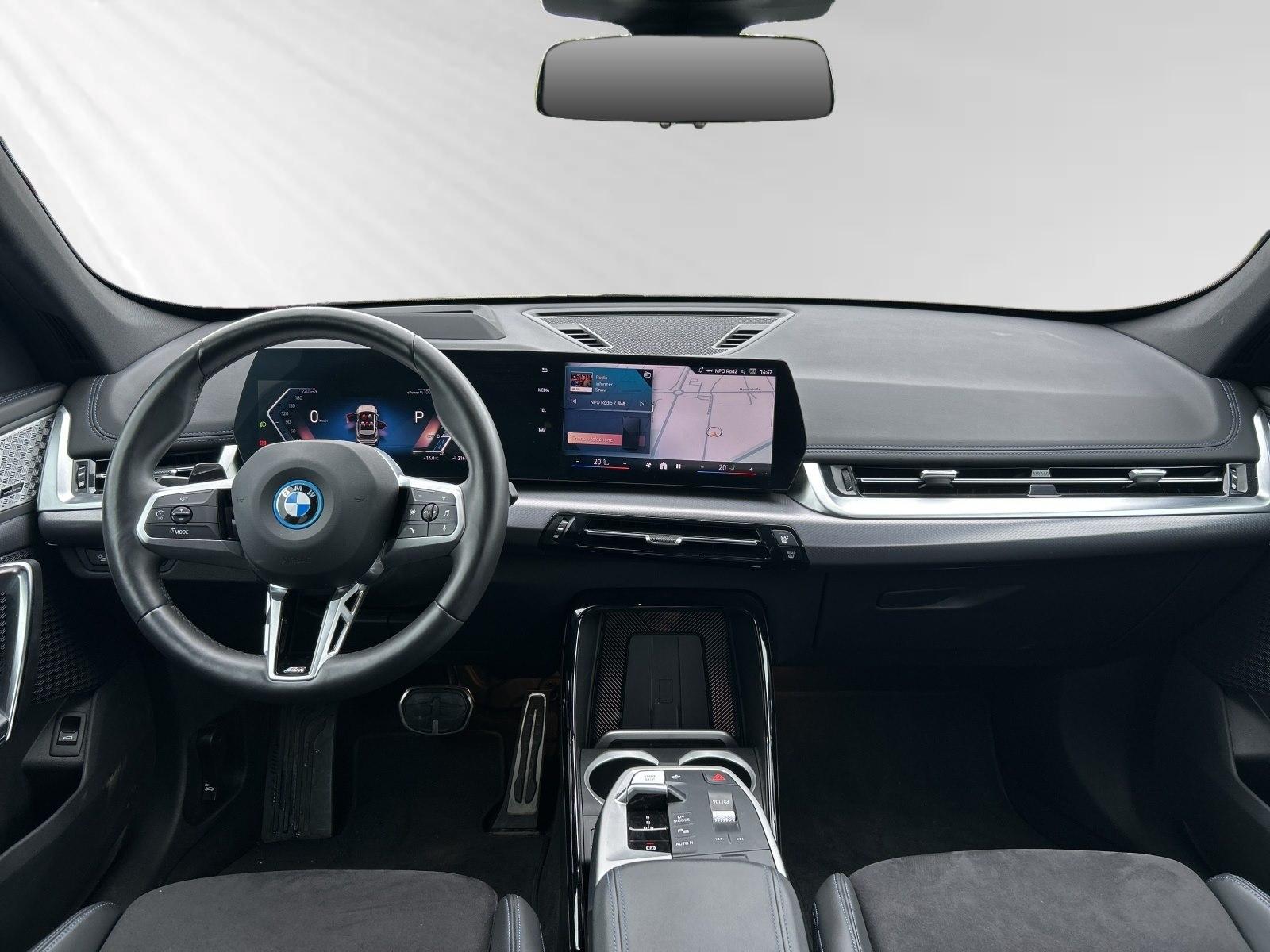 BMW iX1 xDrive30 M Sport AHK Pano Head-Up H/K, миниатюра 11