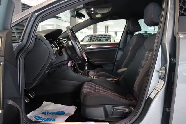 Fahrzeugabbildung Volkswagen Golf VII Lim. GTI BMT/Start-Stopp|LED|ACC|NAVI|