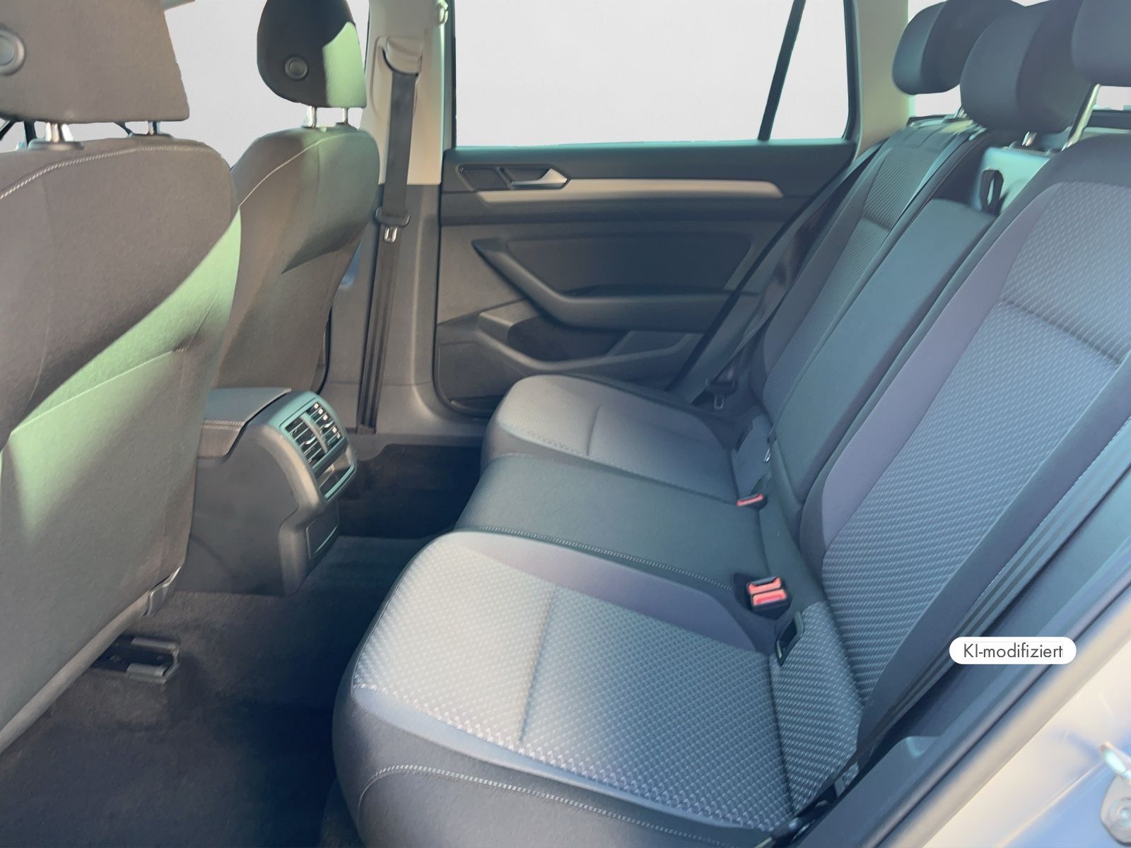 Volkswagen Passat Variant - Bild 15