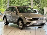 Volkswagen Tiguan Highline 4Motion ACC AHK PANO 360° Kamera - Volkswagen Tiguan mit Diesel-Antrieb: Vollleder, Beheizbares Lenkrad, Automatik