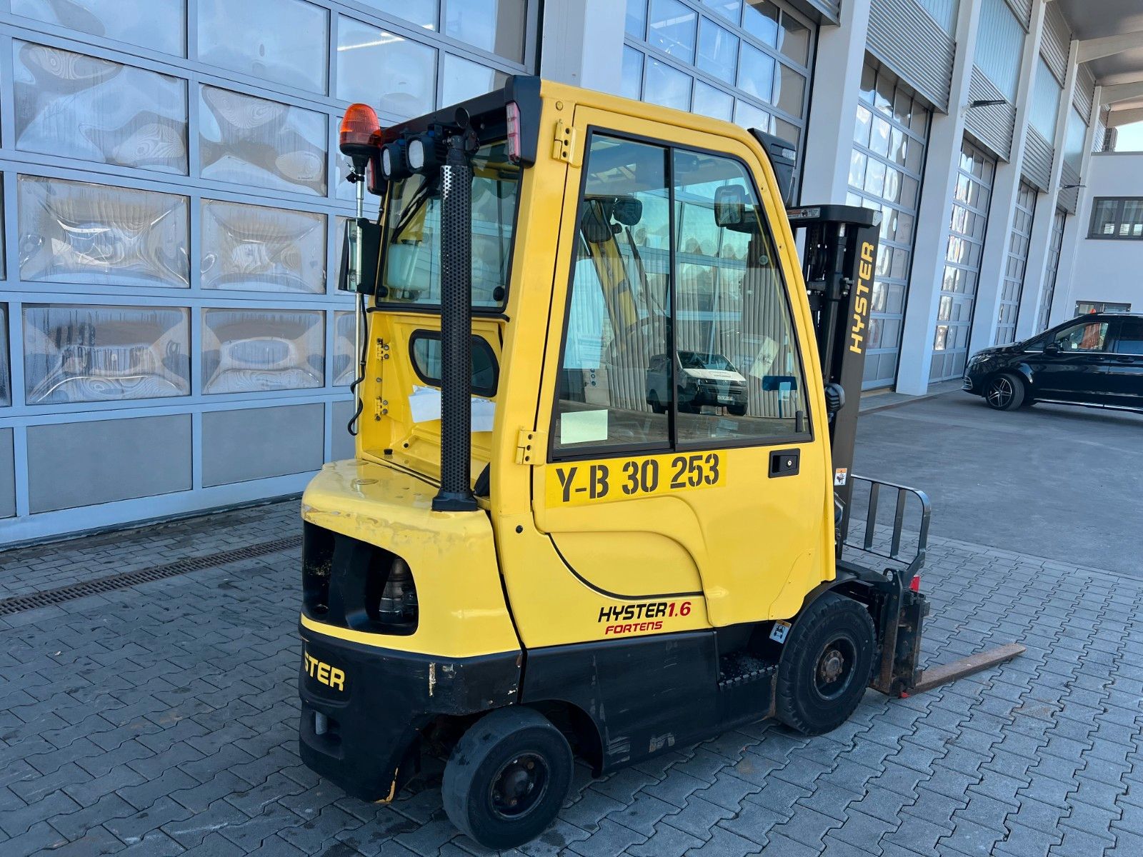 Fahrzeugabbildung Hyster H1.6 FT / Verstellgerät / HH: 4.45m / nur 1.299h