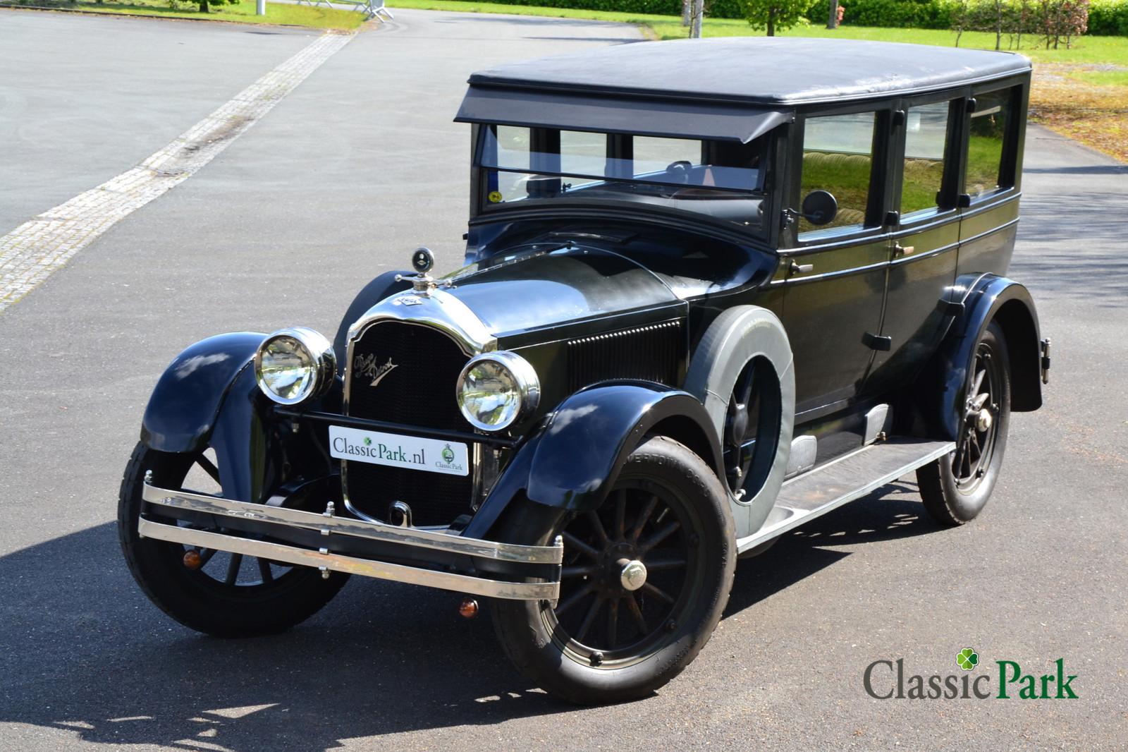 Andere Paige Detroit 670