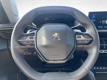 Peugeot 2008 1.2 PureTech 130 Allure Pack AHK+Kam.+LED