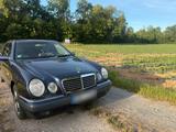 Mercedes-Benz Mercedes E280 - gebrauchte Mercedes-Benz E 280 aus dem Jahr 1998