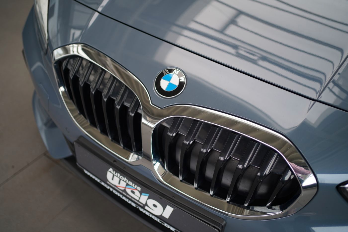 Fahrzeugabbildung BMW 118iA Advantage +LiveCockpitProf+Multi-Sport-Len