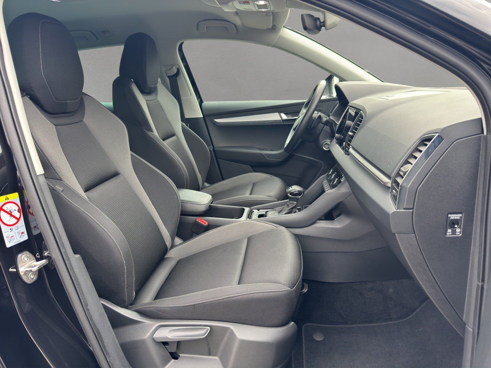 Fahrzeugabbildung SKODA Karoq Tour 2,0 TDI 4x4 DSG/LED/ACC/CAM/NAVI/AHK/