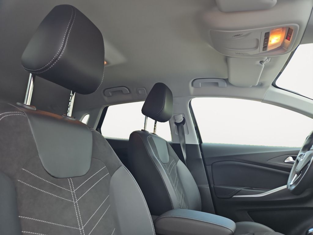 Fahrzeugabbildung Opel Grandland 1.2 GS Navi LED Matrix Park&Go WKR Alu