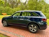 Mercedes-Benz GLC 400d Standhzg Pano 8fach AHK Luft HeadU - blaue Mercedes-Benz GLC 400