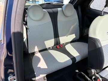 Fahrzeugabbildung Fiat 500 DolceVita MildHybrid Temp DAB Glasdach uvm.
