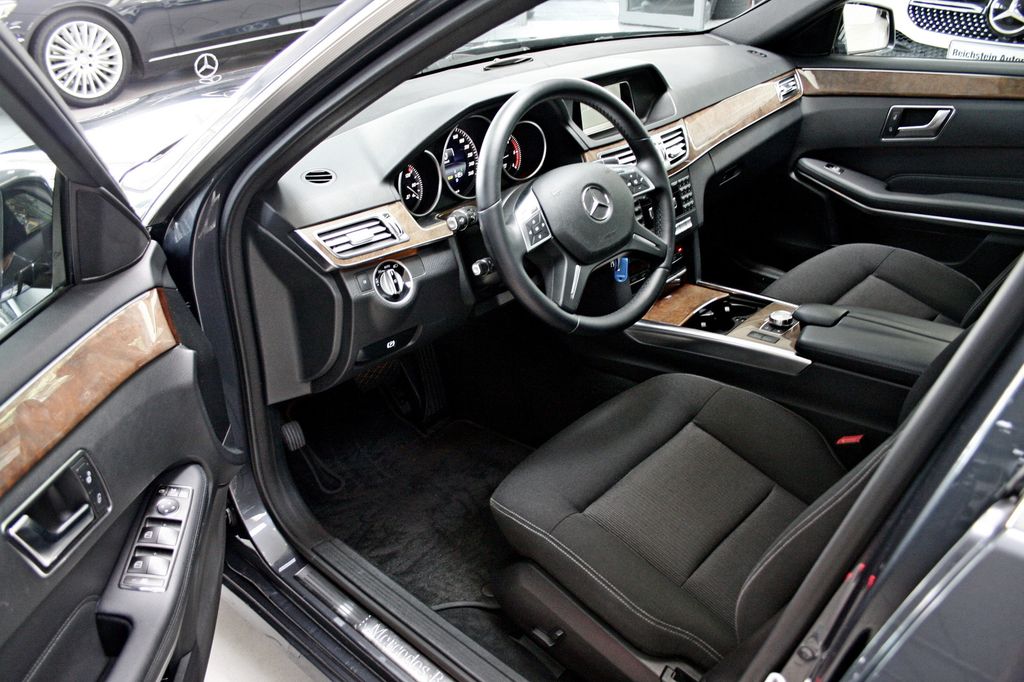 Mercedes-Benz E 200 d T ELEGANCE NAVI PDC LED SHZ NETTO 13.900