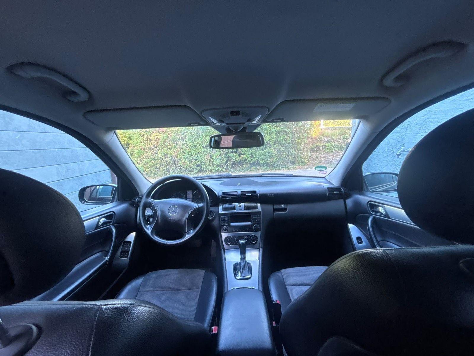 Mercedes-Benz C220 2004 — photo 7