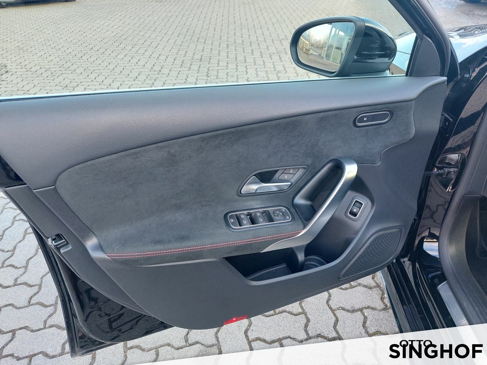 Fahrzeugabbildung Mercedes-Benz A 250e AMG +AHK+ dyn.LED+ PDC+ MBUX+ Ambiente+