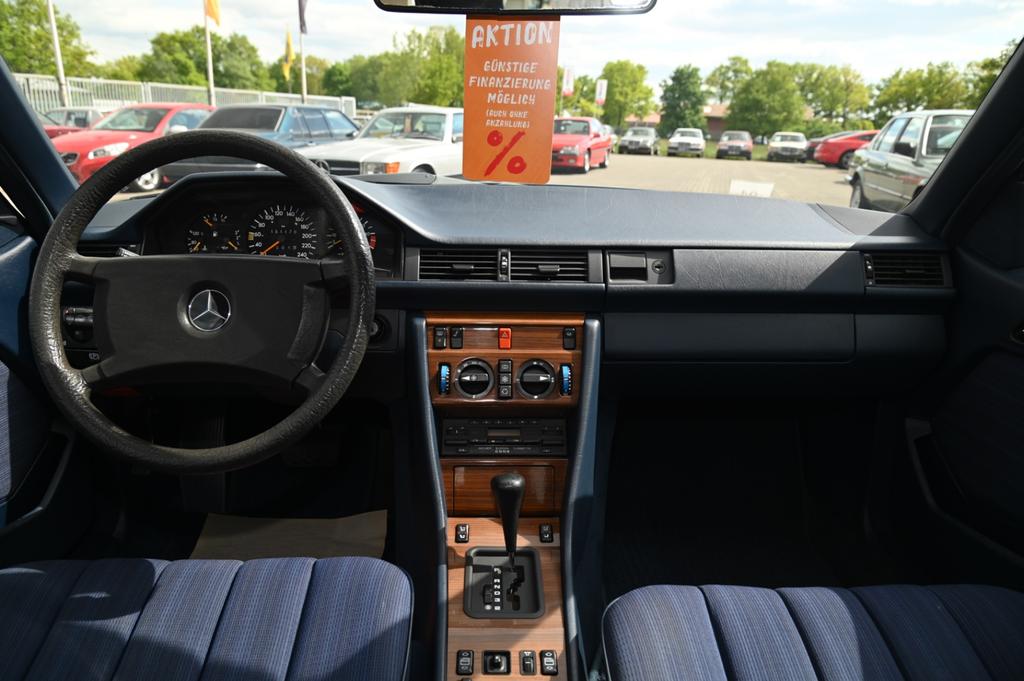 Mercedes-Benz CE 300