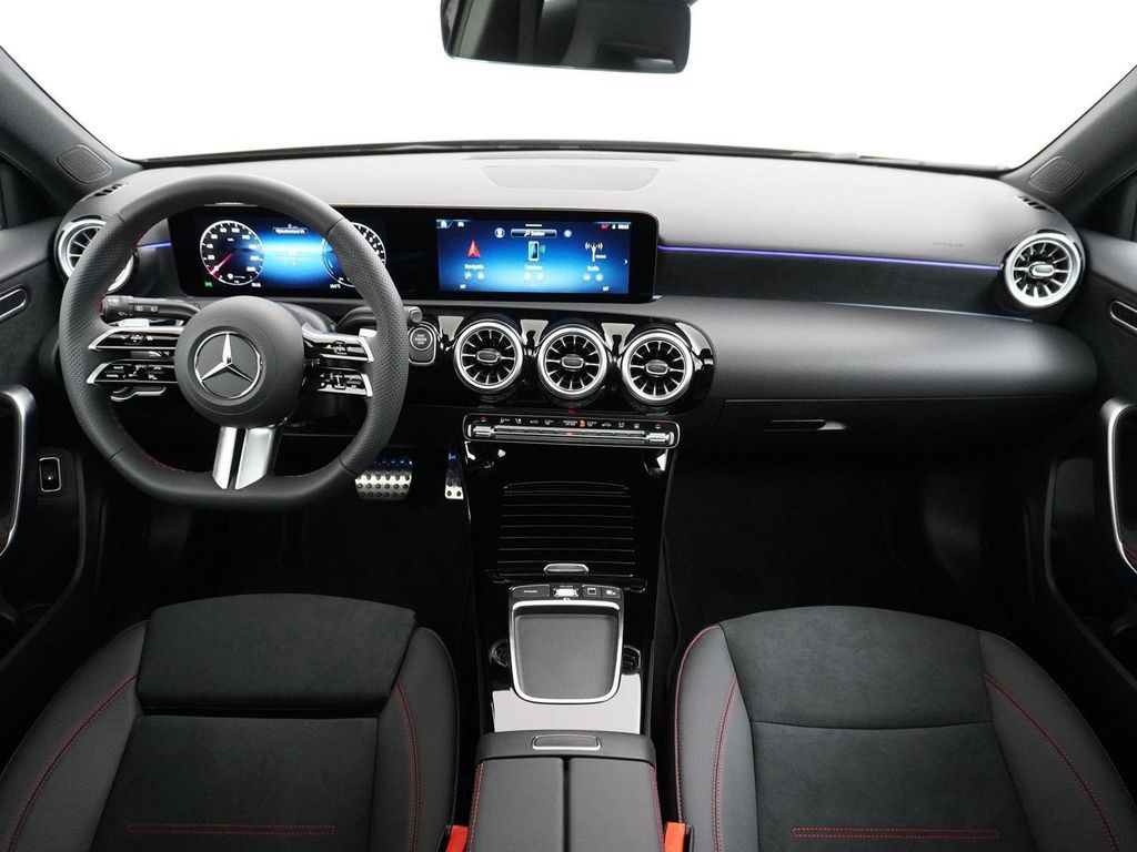 Mercedes-Benz A 250 e Star Edition AMG Line | Panorama - Schie