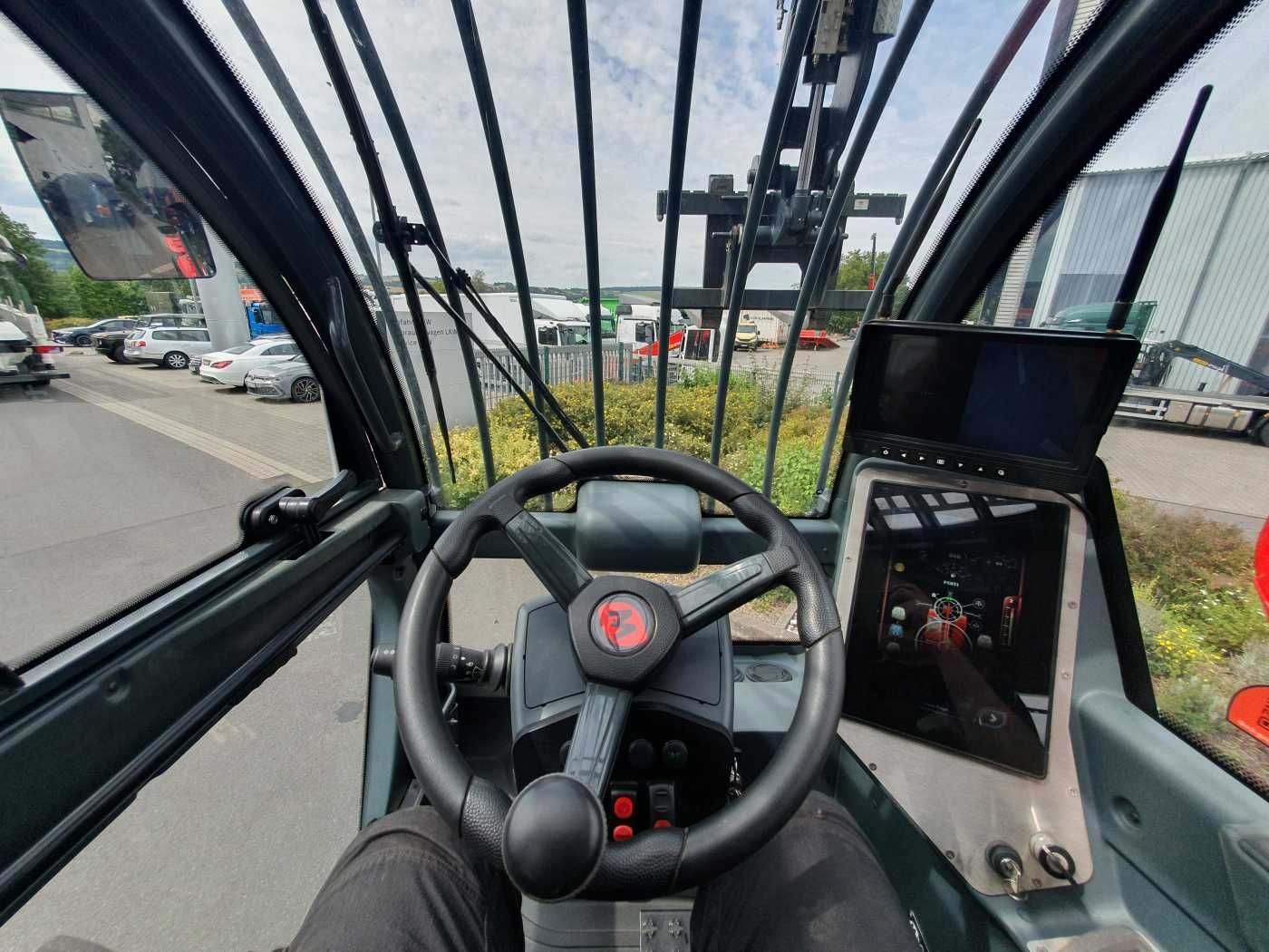 Fahrzeugabbildung Andere Magni RTH 6.30 SH Highlift - Kabine / 30m / Funk