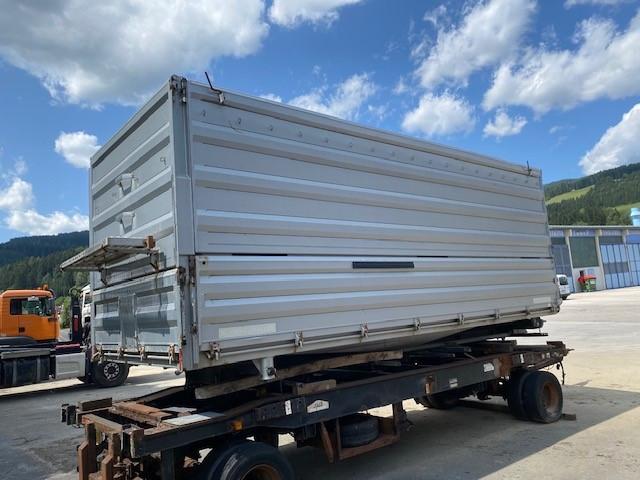 Iveco Schwarzmüller 3-Seiten Kipperaufbau